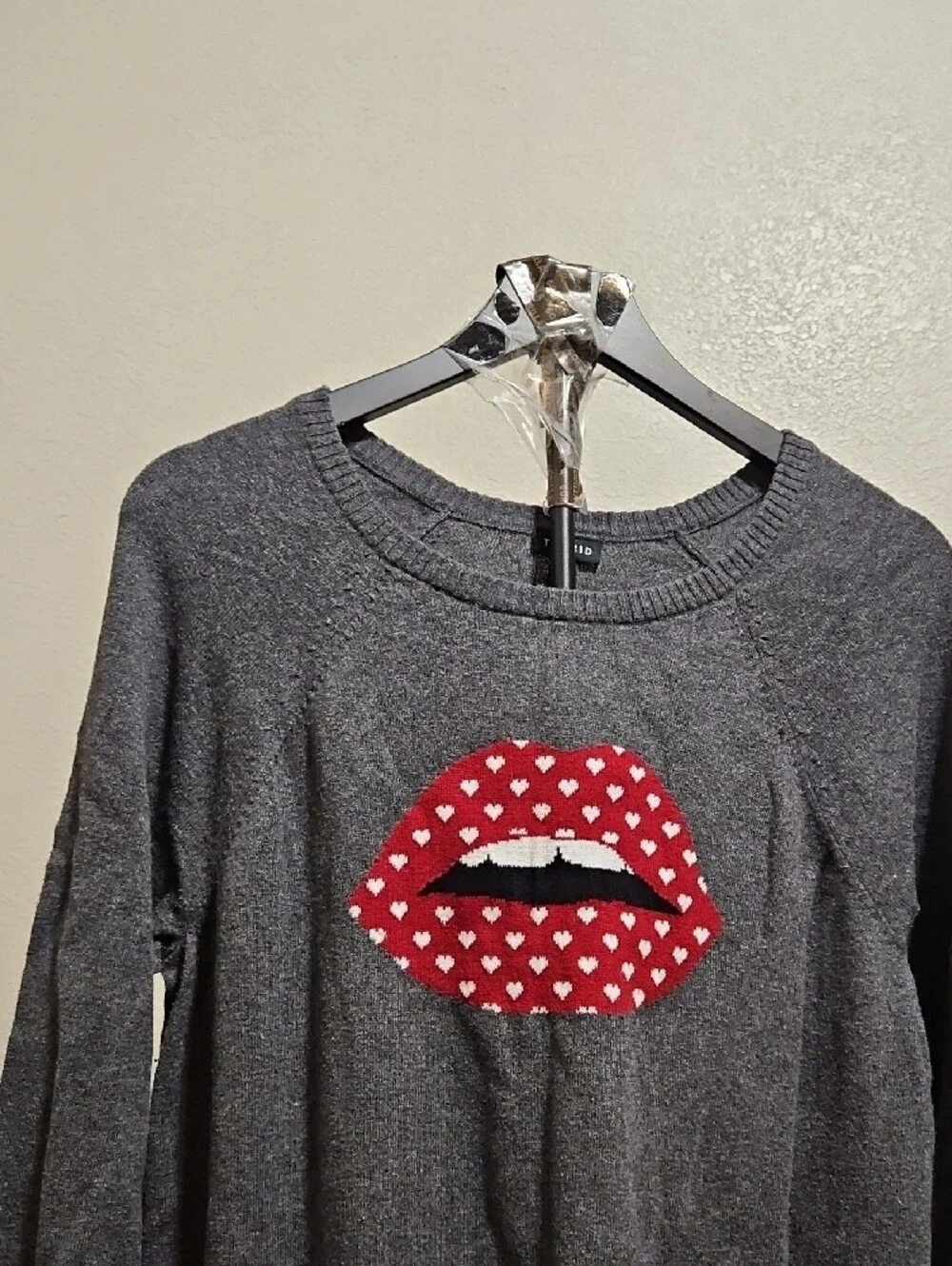 torrid Gray Crewneck Sweater with Red Heart-Print Lips Graphic